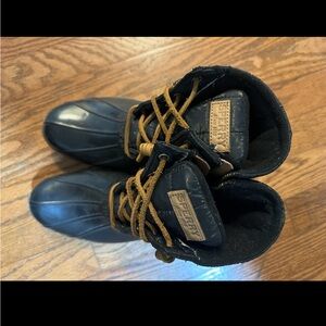 - Sperry Women's Saltwater Quilted Duck Boots 

Great condition!!!